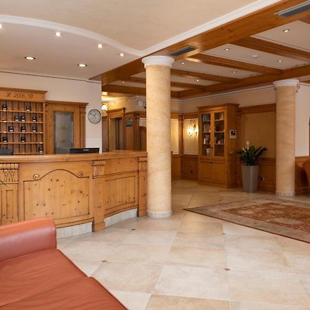 Beverly Alps Hotel & Spa Pinzolo Exterior foto