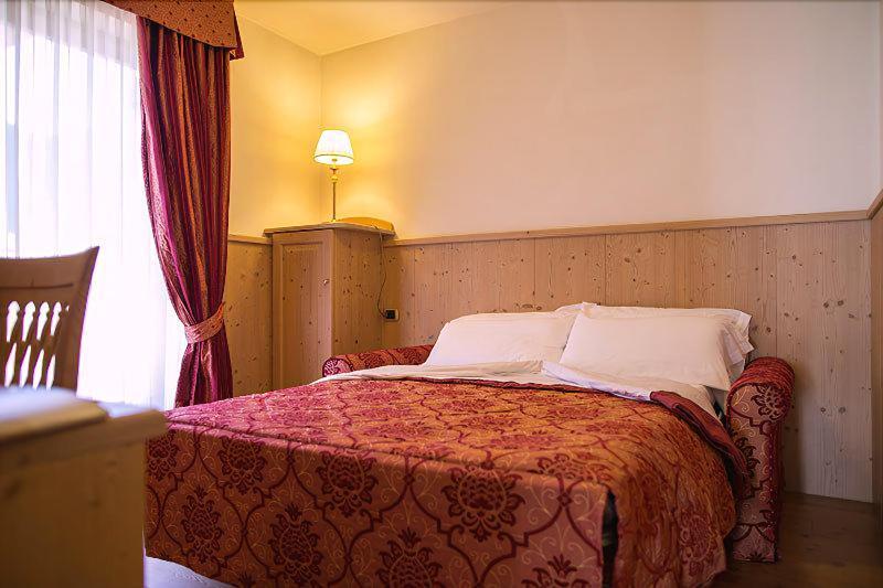 Beverly Alps Hotel & Spa Pinzolo Exterior foto