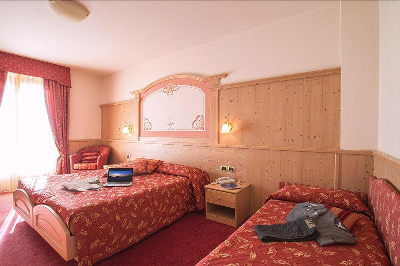 Beverly Alps Hotel & Spa Pinzolo Exterior foto