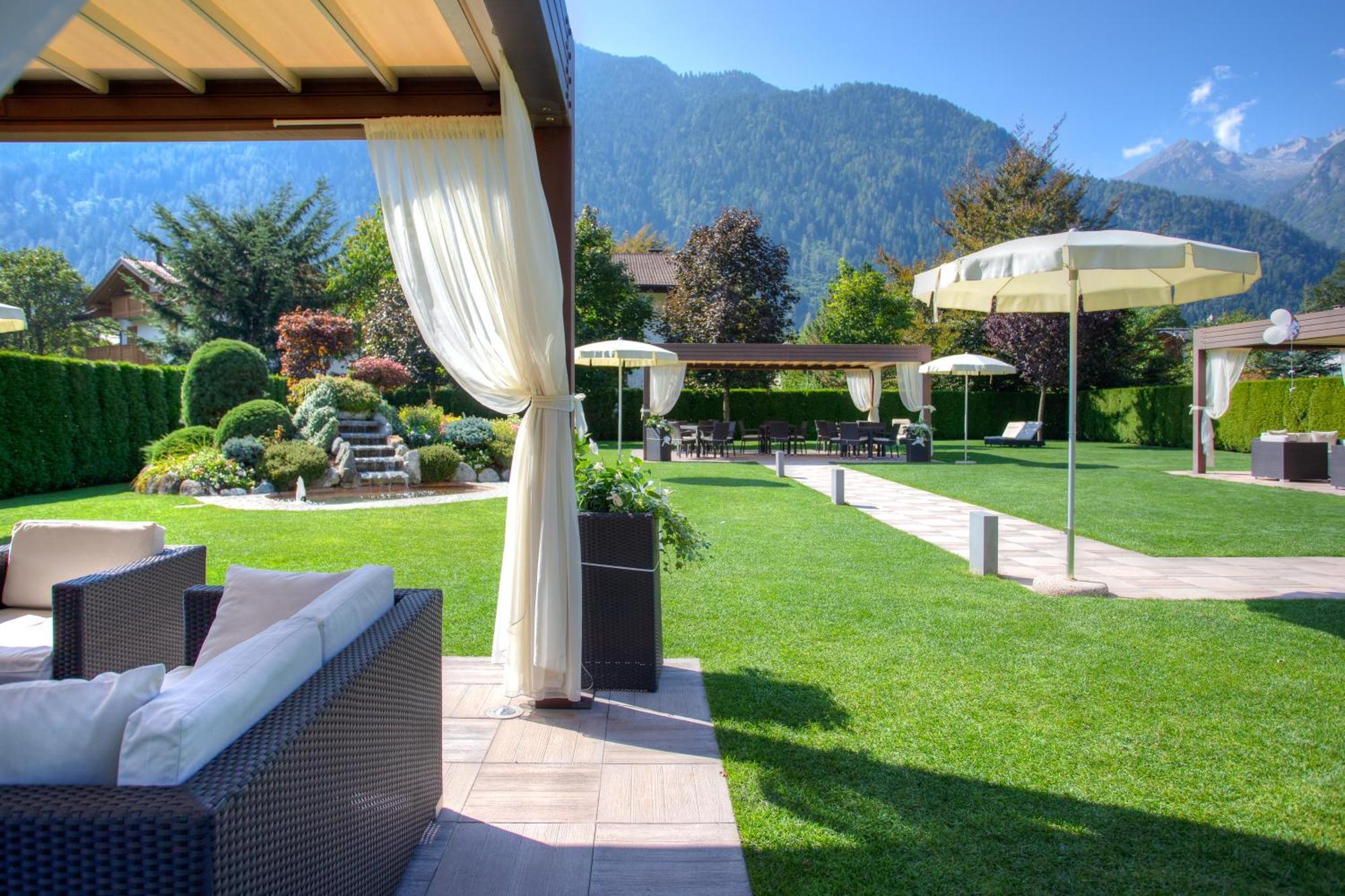 Beverly Alps Hotel & Spa Pinzolo Exterior foto