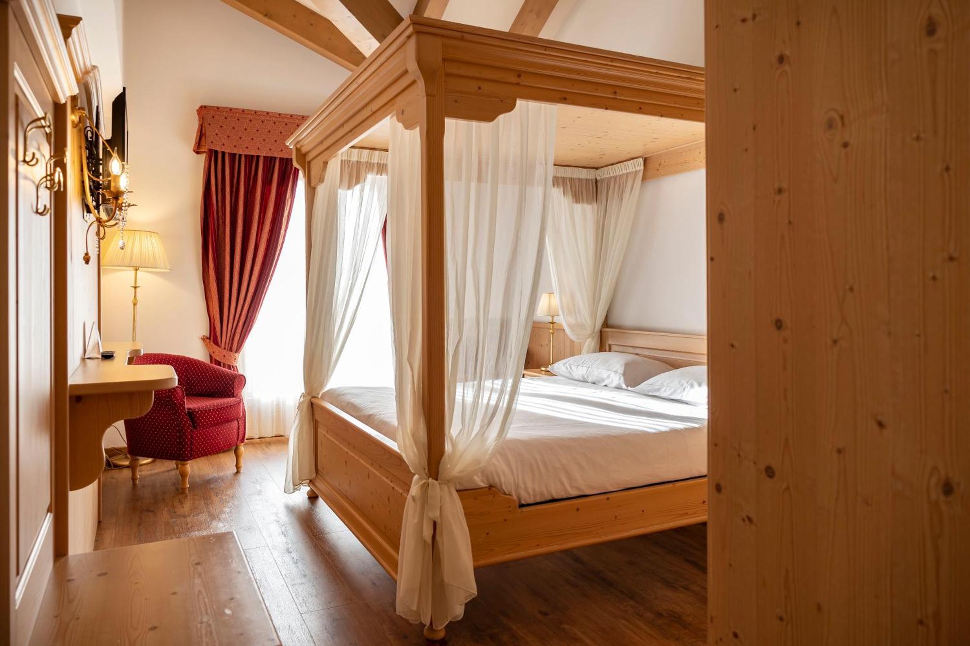 Beverly Alps Hotel & Spa Pinzolo Exterior foto